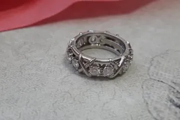 Кольцо с муассанитом