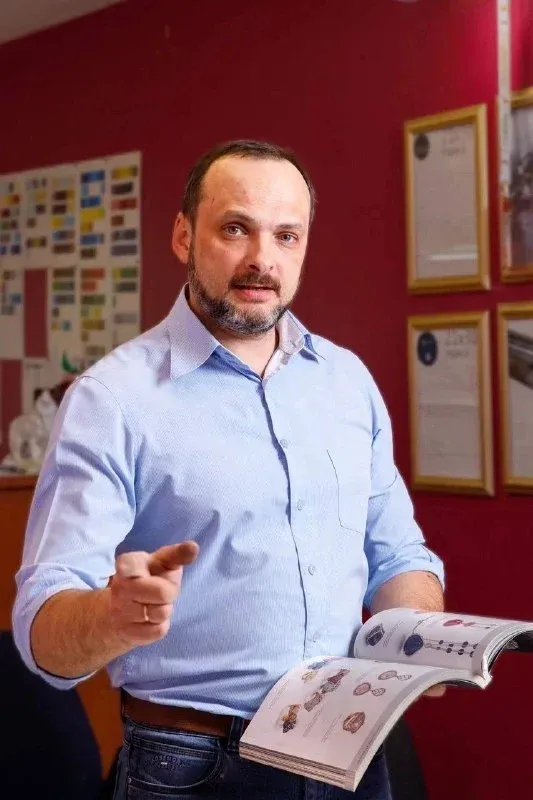 Познакомимся? Наш ювелир - Алексей Жарков 🤝 «Впервые, ювелирный инструмент попал мне в руки в 2003 г., в мои студенчески